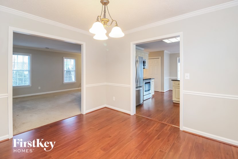 1608 Ballard Court Studio House for Rent - Photo Gallery 3