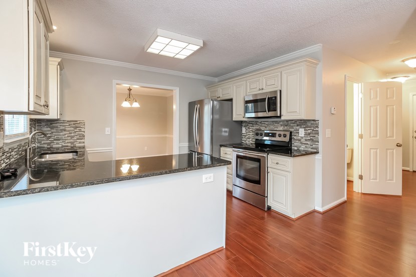 1608 Ballard Court Studio House for Rent - Photo Gallery 4