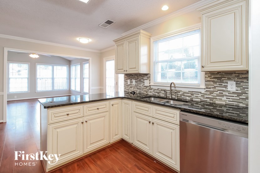 1608 Ballard Court Studio House for Rent - Photo Gallery 5