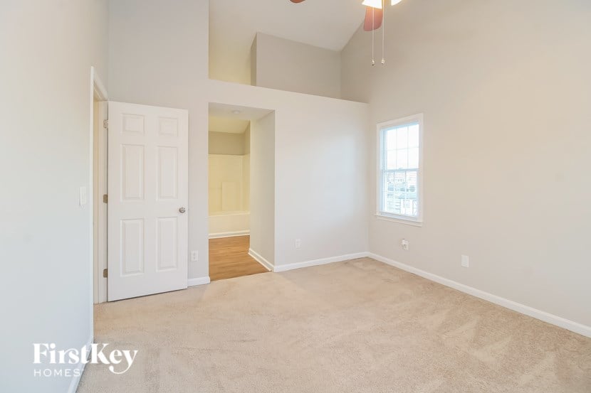 1608 Ballard Court Studio House for Rent - Photo Gallery 8