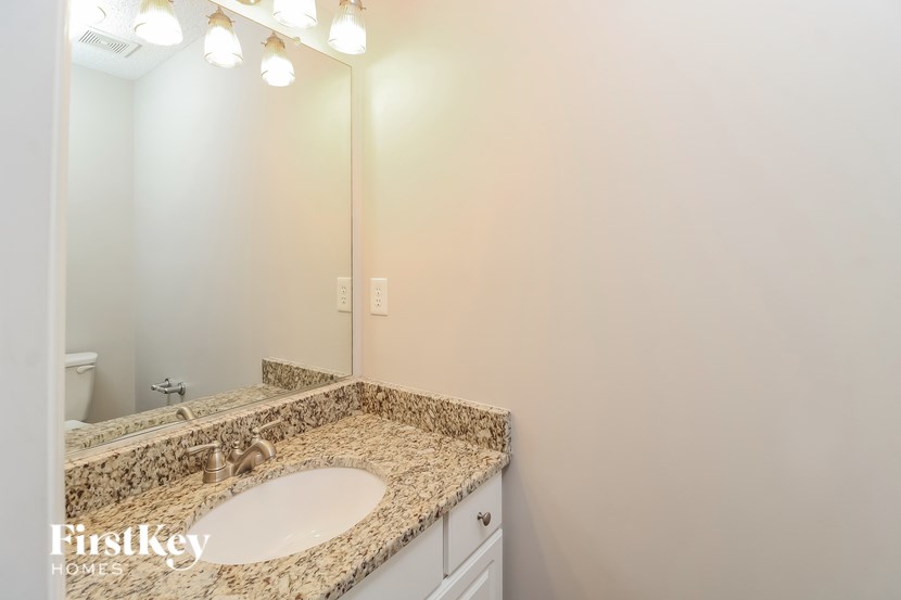 1608 Ballard Court Studio House for Rent - Photo Gallery 12