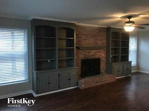 2011 Jefferson Avenue 3 Beds Apartment for Rent