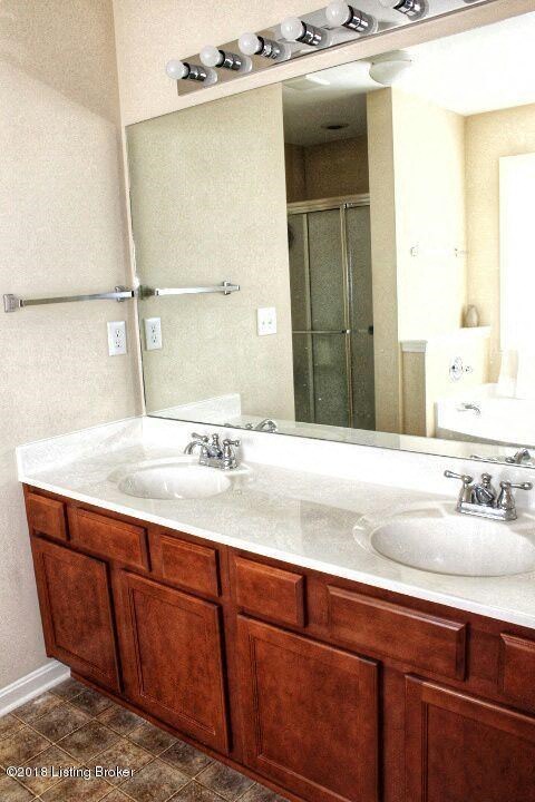 Z7231 Black Walnut Circle 9 Beds Apartment for Rent