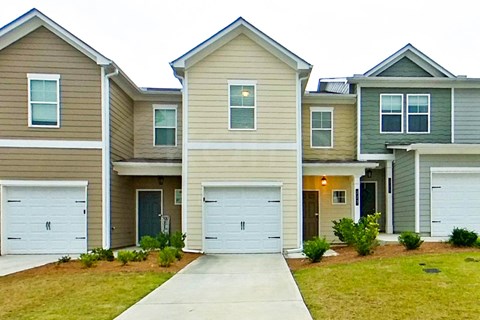 223 Long Island Dr SW 3 Beds Apartment for Rent