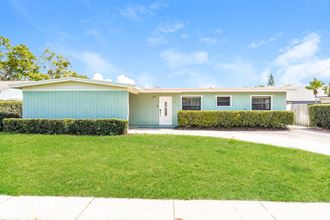 7911 PLUNKETT 3 Beds Apartment for Rent