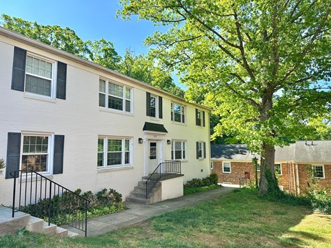 2412 Barracks Rd #3 2 Beds Apartment for Rent