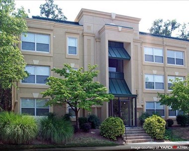 140-A Laurel Way 1-2 Beds Apartment for Rent - Photo Gallery 1