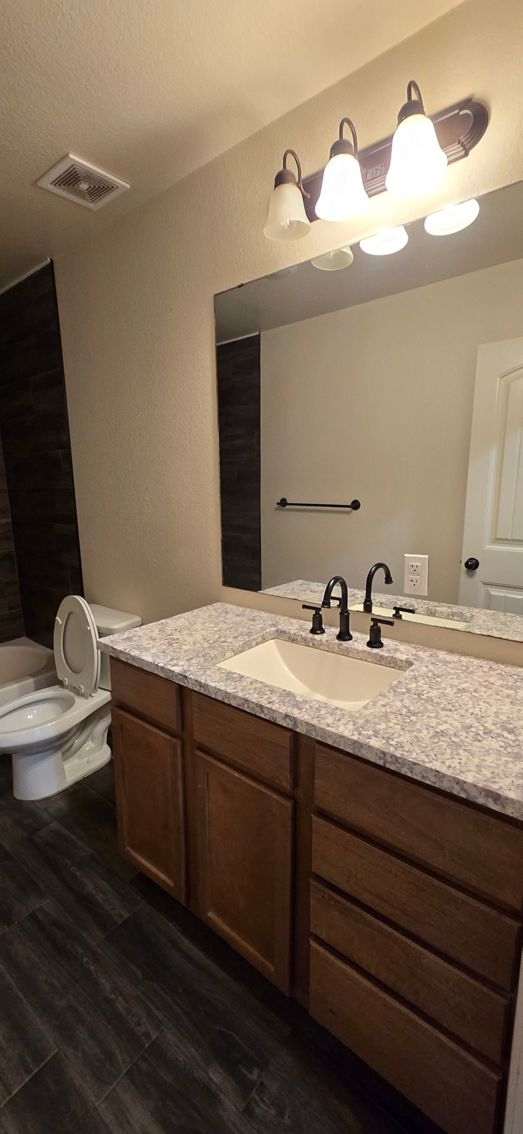 504 Northside Dr. 3 Beds House for Rent - Photo Gallery 4