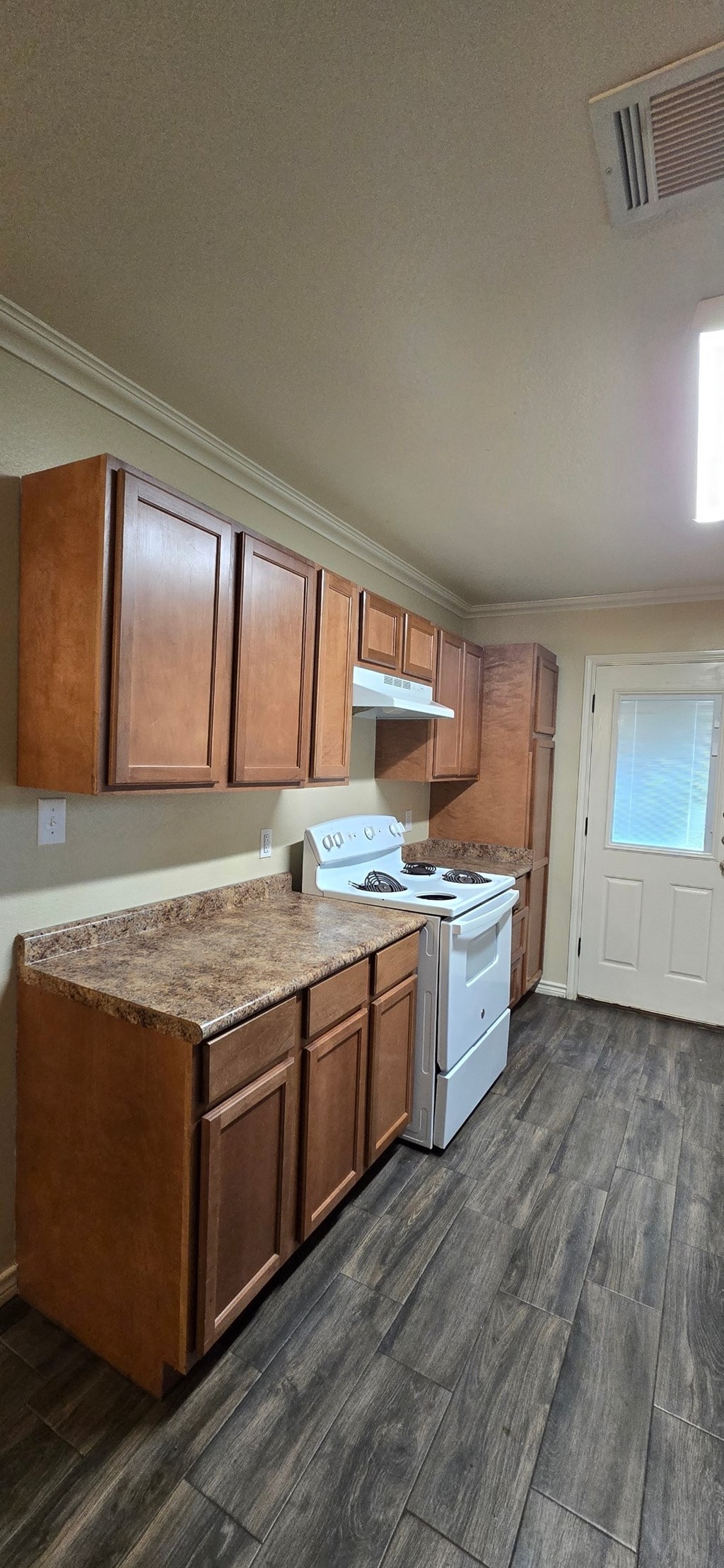 504 Northside Dr. 3 Beds House for Rent - Photo Gallery 5