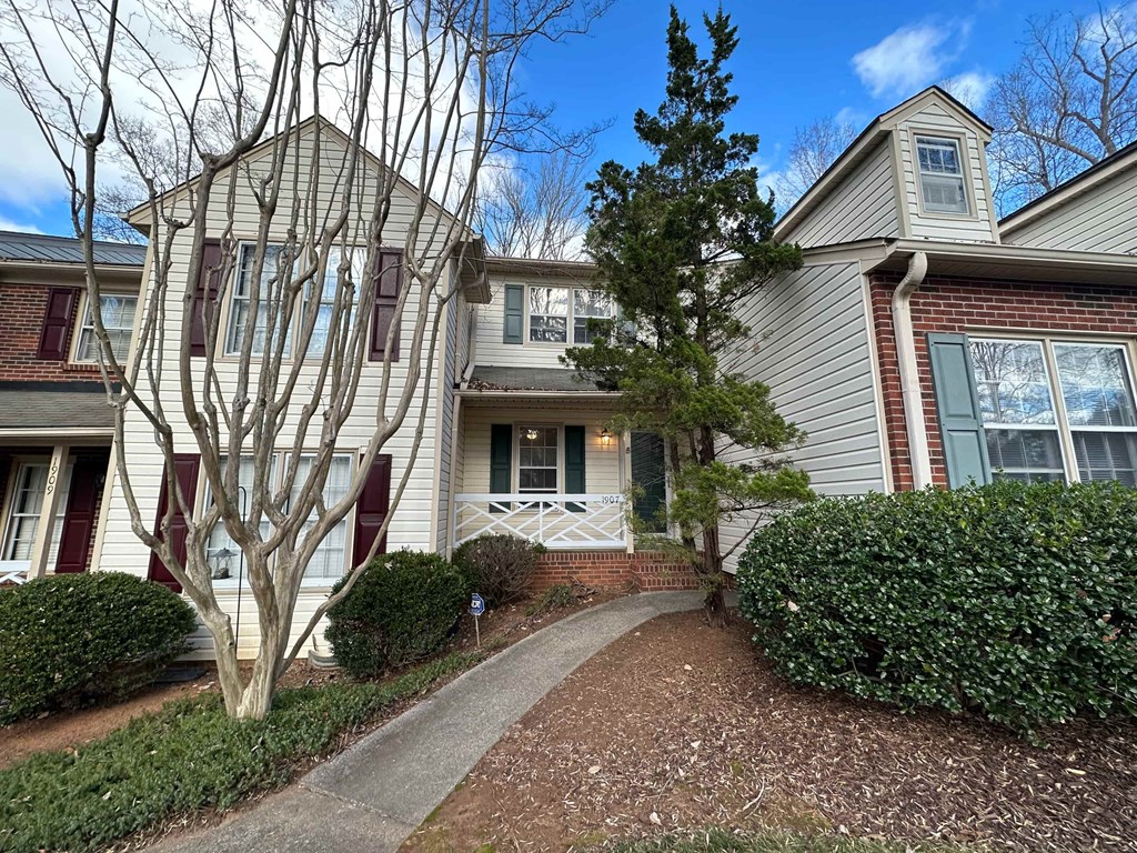 1907 Windy Point Court Winston Salem, NC  27127
