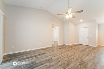 5697 BABROFF 3 Beds House for Rent - Photo Gallery 6