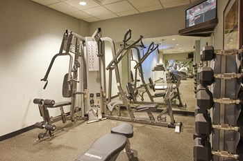 3635 East 43rd Street Studio-2 Beds Apartment for Rent - Photo Gallery 26