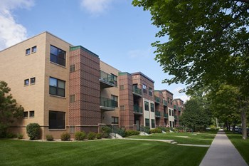 3635 East 43rd Street Studio-2 Beds Apartment for Rent - Photo Gallery 27