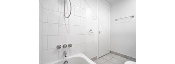 Studio, 1 Bathroom