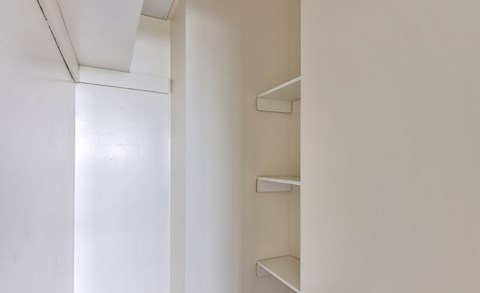 5455 Rue de Terrebonne Studio-2 Beds Apartment for Rent - Photo Gallery 20