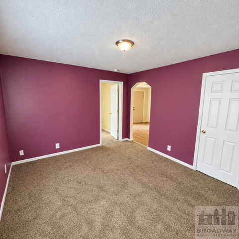 926 Winkler Avenue 3 Beds Apartment for Rent