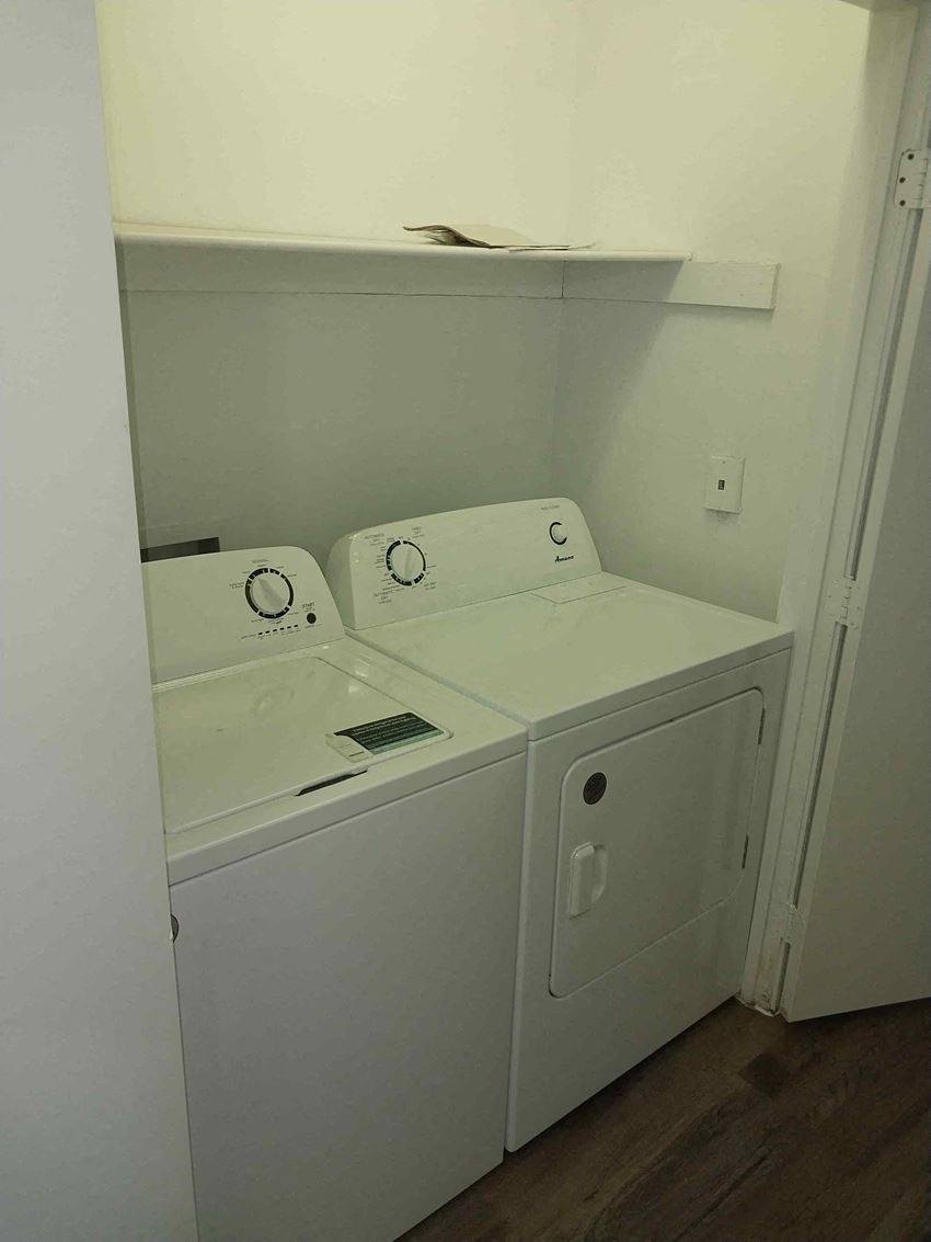 West Oaks Apartments