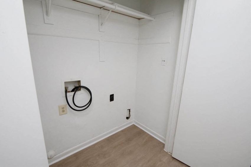 West Oaks Apartments