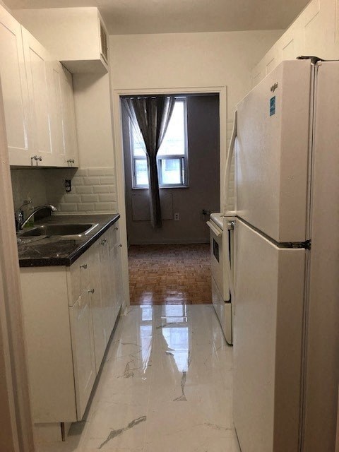 Village Park Apartments Studio-2 Beds Apartment for Rent - Photo Gallery 2