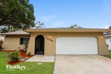 1986 Groveland Road 3 Beds Apartment for Rent