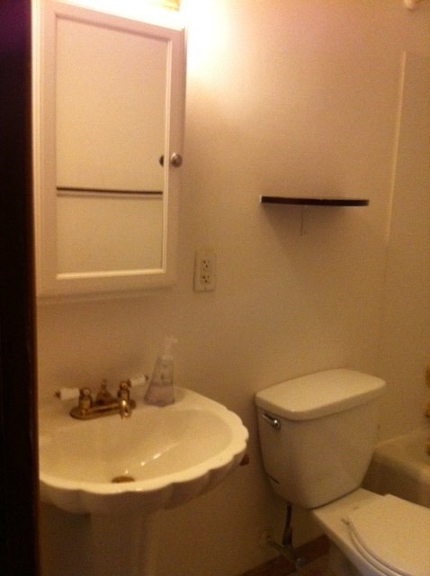 Z3320 Oleanda Avenue (No Maintenance) 9 Beds Apartment for Rent