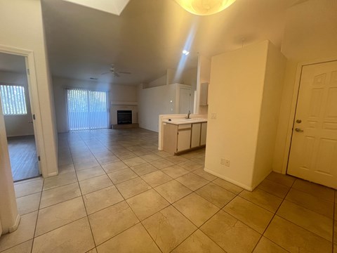 950 E. Mingus Ave, Unit 322 2 Beds Apartment for Rent