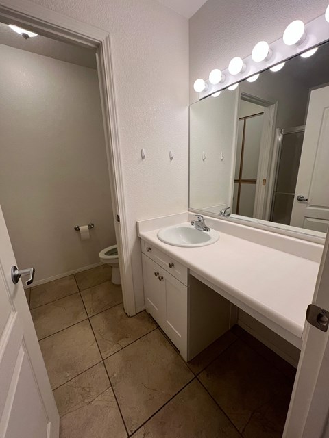 950 E. Mingus Ave, Unit 322 2 Beds Apartment for Rent