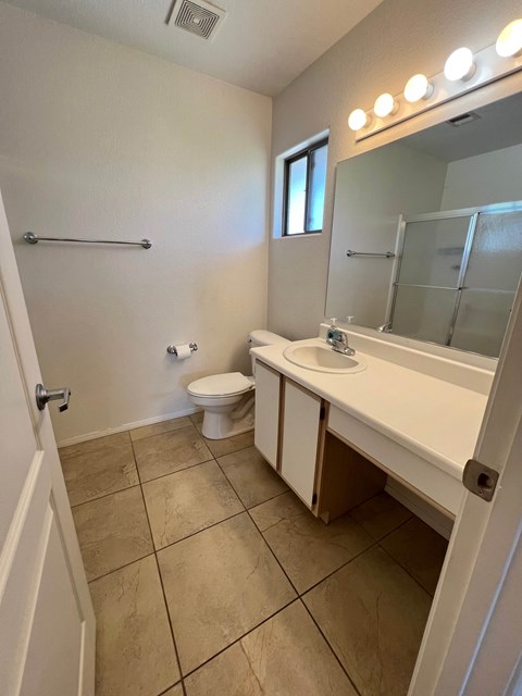 950 E. Mingus Ave, Unit 322 2 Beds Apartment for Rent