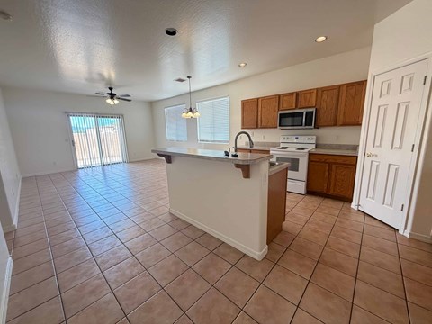 1798 E. Vista De Montana 3 Beds Apartment for Rent