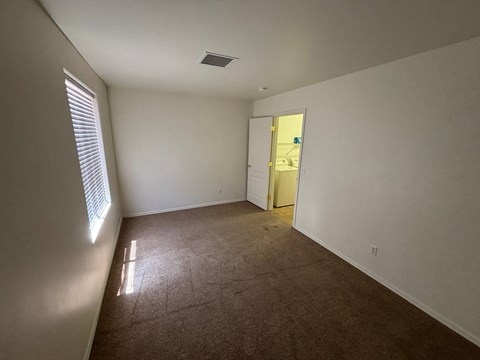 1095 S. Forest Ridge Drive 3 Beds Apartment for Rent