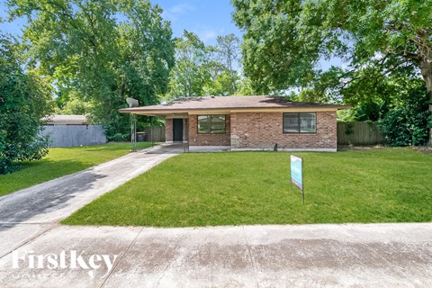 8311 ABBEYFIELD DRIVE 4 Beds Apartment for Rent
