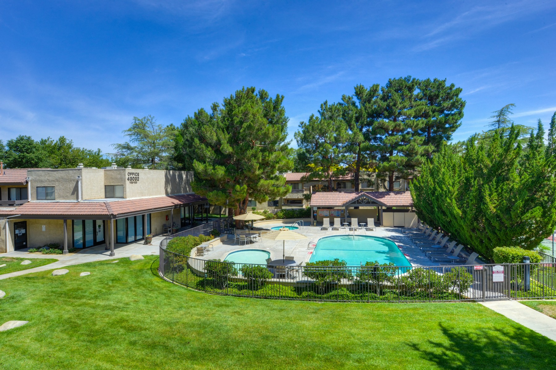 Park West Village Apartments 43032 30th Street West Lancaster Ca Rentcafe