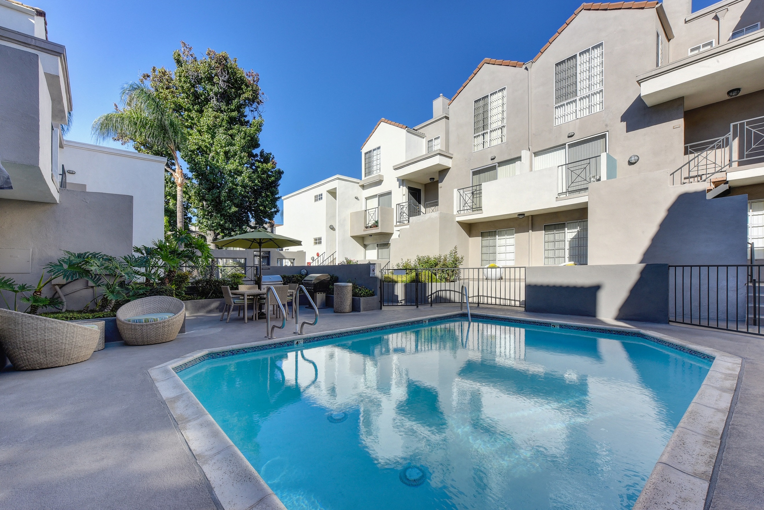 The Woods at Toluca Lake Apartments in Burbank, CA