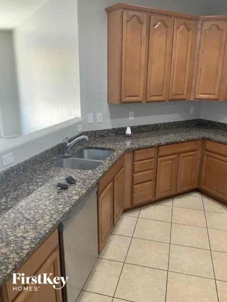 17623 W Cavedale Drive 4 Beds Apartment for Rent