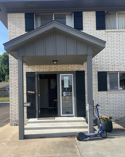 Deville West Apartments Studio-2 Beds Apartment for Rent