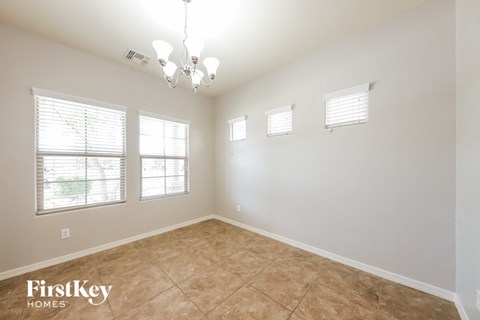 11028 E Silver Springs Avenue 3 Beds Apartment for Rent