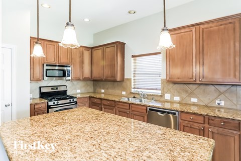 324 Highland Fairway Lane 3 Beds Apartment for Rent