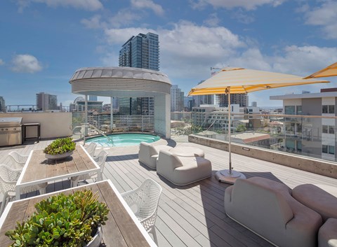 Rooftop lounge spa at Idea1 Apartments in in San Diego CA