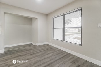 6808 RAVENNA AVE 4 Beds House for Rent - Photo Gallery 5