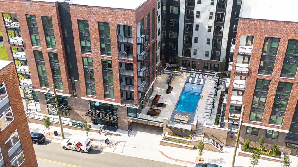 Fosters on the Park Pool