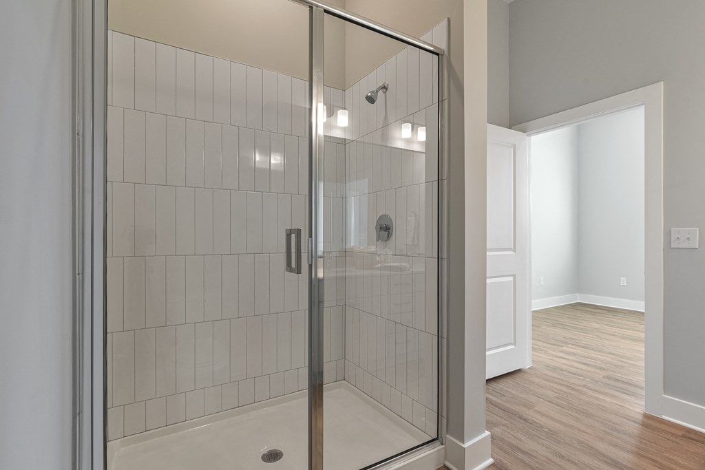 Foster on the Park Stand Up Shower