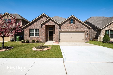 2013 Lake Front Trail 4 Beds Apartment for Rent
