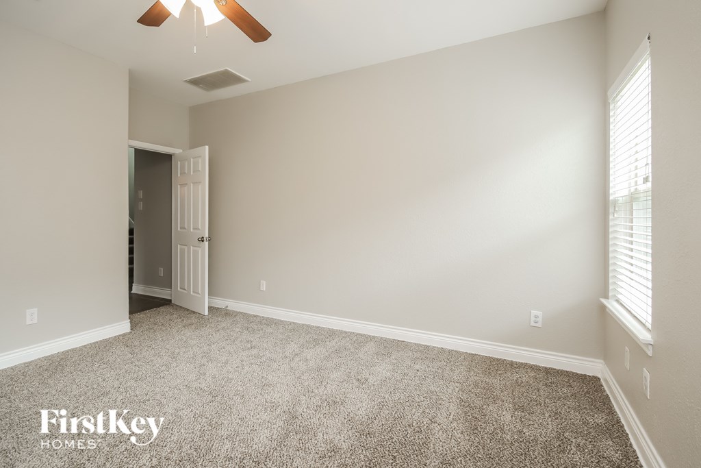 3040 Boxwood Springs Lane 4 Beds House for Rent - Photo Gallery 9