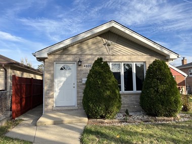 4805 S LATROBE 3 Beds Apartment for Rent