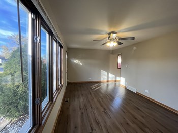 4805 S LATROBE 3 Beds House for Rent - Photo Gallery 16