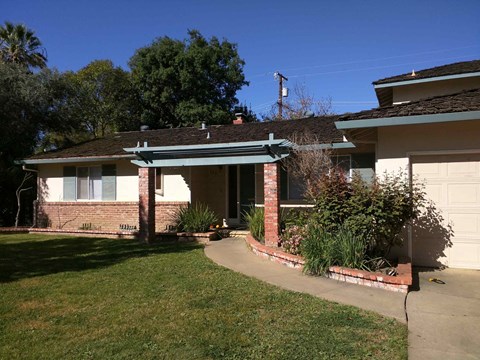 823 Linden Lane 5 Beds Apartment for Rent