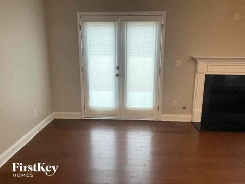 77 Pine Hill Court 6 Beds Apartment for Rent