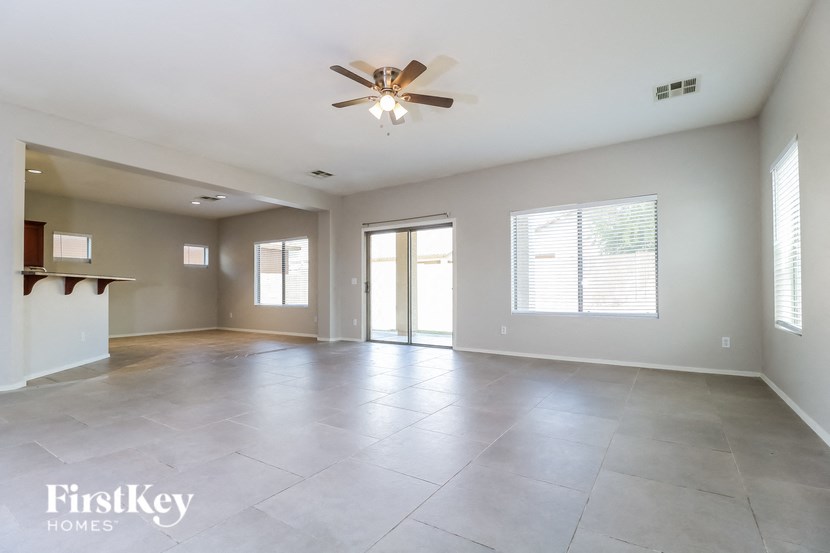 9918 W BLOCH Road 3 Beds House for Rent - Photo Gallery 4