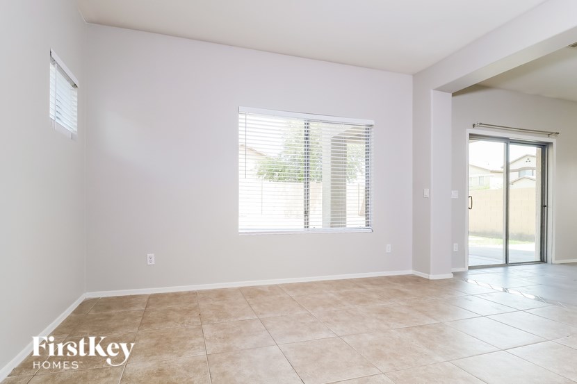 9918 W BLOCH Road 3 Beds House for Rent - Photo Gallery 5