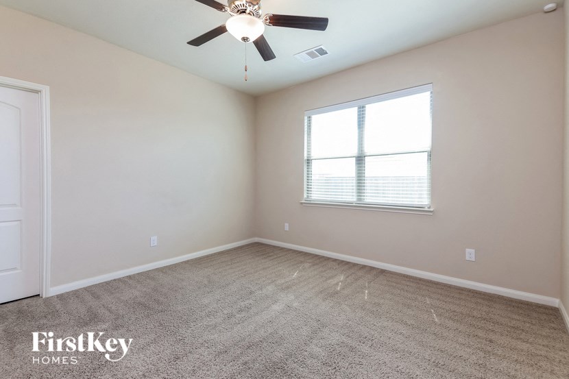 the living room is clean and ready for the family to use